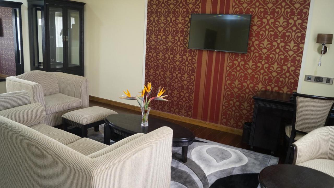 The White Rhino Hotel Nyeri Exterior foto